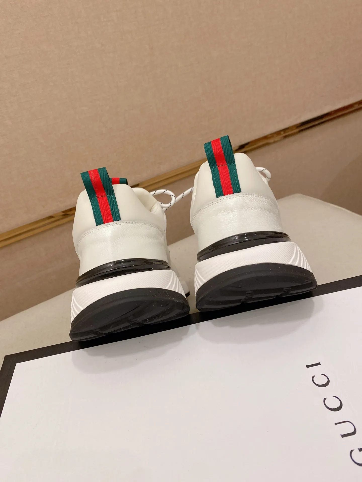 Men's clothing and shoes💰:462💰 (GUCCI) The latest model from the official website🎁🎁Casual and fashionable men's shoes👟, hot style💥The version is simple and elegant, exclusive for trendy men. The unique latest brand elements from the official website👑Original Gucci decoration, fashionable and generous, the fabric is original cowhide ✅Mesh breathable lining, the official website specifies wear-resistant casual outsole, the classic model is taken in kind at the counter🎬38-44 (can be customized for 45 non-refundable)